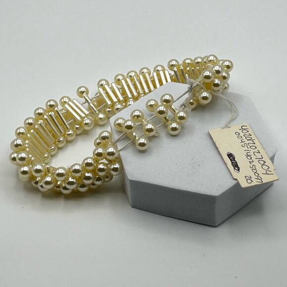 Vintage Accessory Place Beaded Bracelet Ivory Acrylic 2 & 3 Prong Pieces - Picture 3 of 7